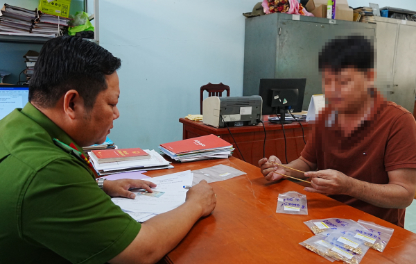 công an thành phố mỹ tho trao trả tài sản người bị hại. ảnh trọng tín.jpg -0