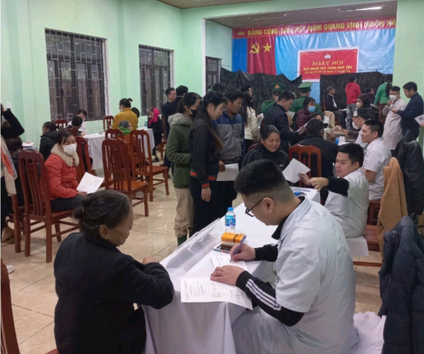 Gửi thêm sắc xuân tới đồng bào vùng cao Minh Hóa -0