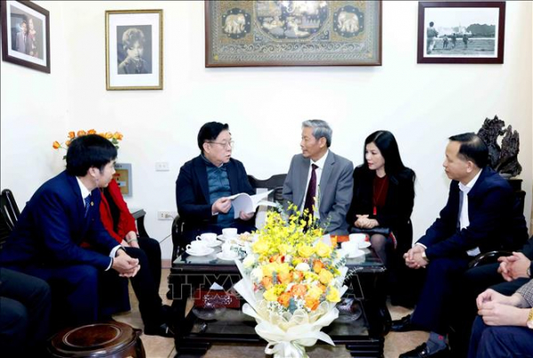 Trưởng ban Tuyên giáo Trung ương Nguyễn Trọng Nghĩa thăm, chúc Tết nhà khoa học, văn nghệ sĩ -0