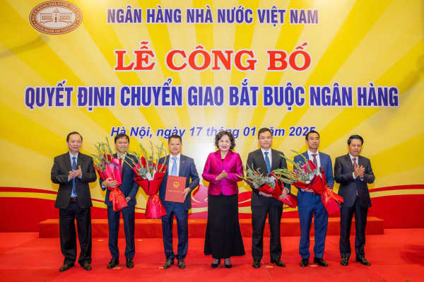 Chuyển giao bắt buộc ngân hàng: Mọi quyền lợi của khách hàng đều được đảm bảo -0