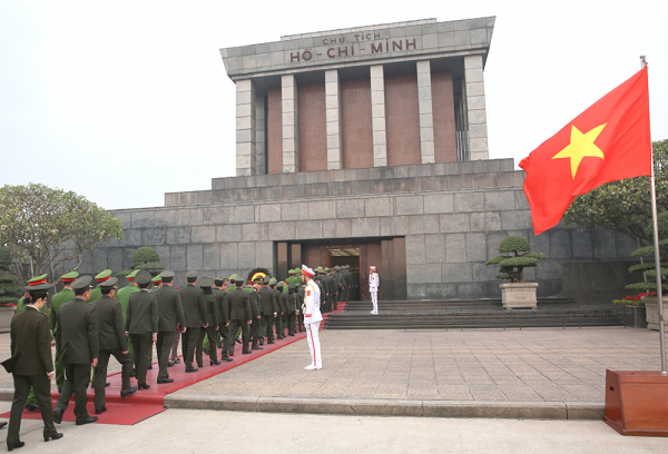 , Đoàn đại biểu Công an xã, thị trấn tiêu biểu vào Lăng viếng Chủ tịch Hồ Chí Minh -2