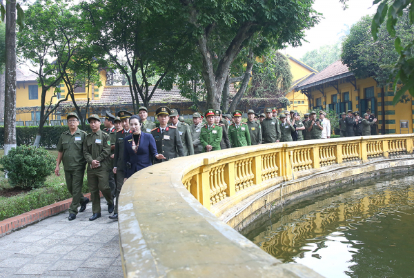 , Đoàn đại biểu Công an xã, thị trấn tiêu biểu vào Lăng viếng Chủ tịch Hồ Chí Minh -0