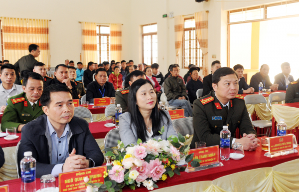 300 phần quà Tết thấm đượm nghĩa tình đến với bà con nghèo tỉnh Lạng Sơn -0
