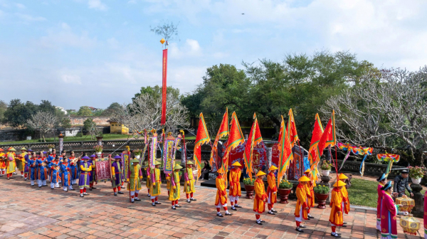 Dựng nêu đón Tết trong Hoàng cung triều Nguyễn -0