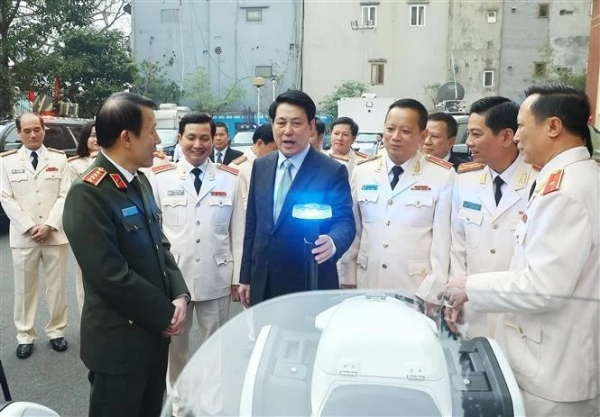 State President pays pre-Tet visit to Security Guard Command -0
