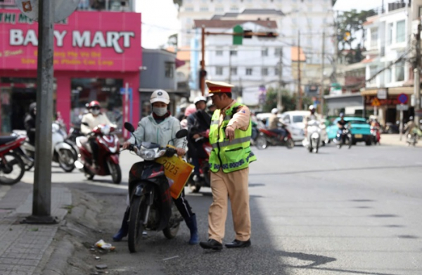 Tăng cường tuần tra, đảm bảo an toàn giao thông dịp Tết Nguyên đán 2025 -0