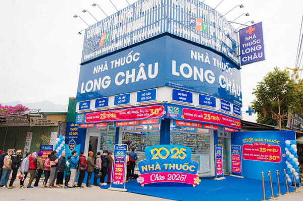 FPT Long Châu đảm bảo phục vụ đầy đủ thuốc, chăm lo sức khoẻ cho bà con xuyên Tết -0