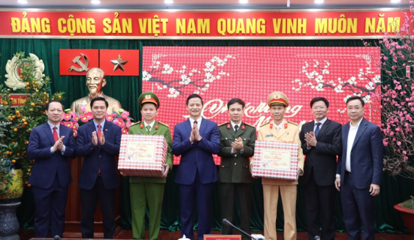 Chủ tịch tỉnh Bắc Ninh khen Công an tỉnh về thành tích đặc biệt xuất sắc  -0