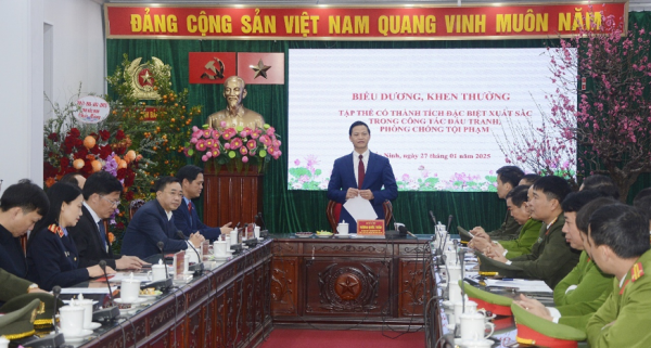 làm việc.png -0