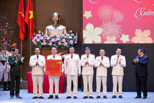 Làm công tác an ninh phải nhìn xa, trông rộng, nghĩ sâu, làm lớn -1