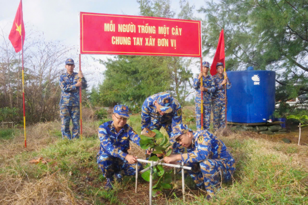 Huyện đảo Trường Sa sôi nổi hưởng ứng 