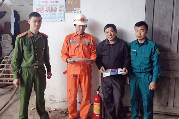 Chủ động phòng ngừa tội phạm từ cơ sở, giữ Khâm Đức bình yên -0