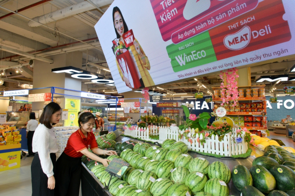 1-khách hàng mua sắm tại siêu thị winmart (1).jpg -0