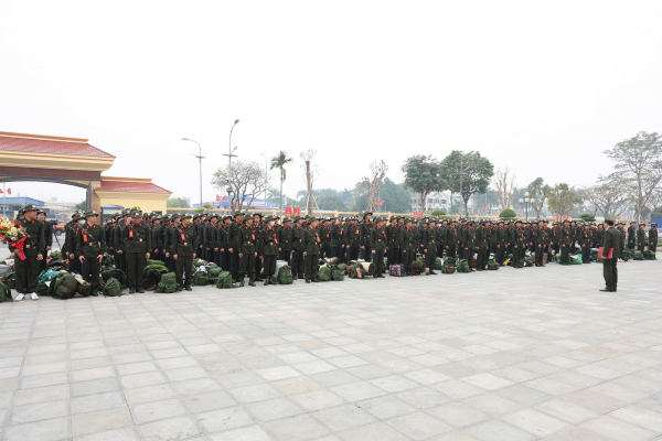 Hàng nghìn tân binh háo hức, sẵn sàng lên đường nhập ngũ -0