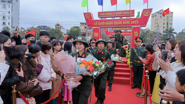 Hàng nghìn tân binh háo hức, sẵn sàng lên đường nhập ngũ -0