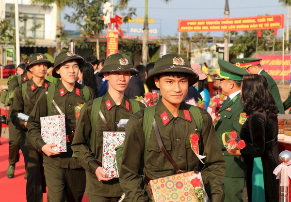Hàng nghìn tân binh háo hức, sữn sàng lên đường nhập ngũ -1