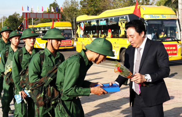 Hàng nghìn tân binh háo hức, sẵn sàng lên đường nhập ngũ -0