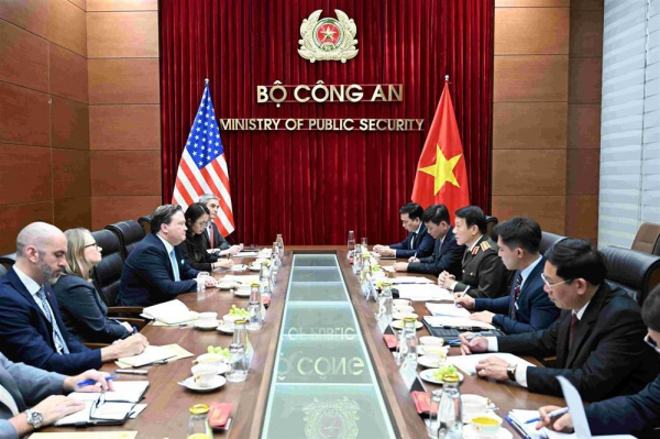 Minister Luong Tam Quang hosts U.S. Ambassador -0