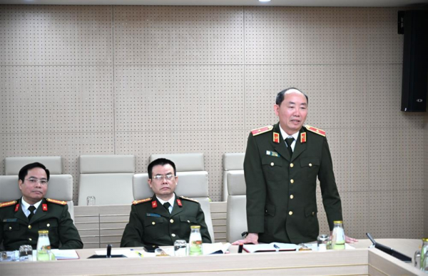  Deputy Minister Le Van Tuyen works with Department for National Security Protection Movement -0