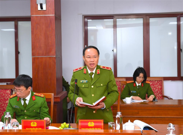 Deputy Minister Le Van Tuyen requests police departments to ensure security and safety at prisons and temporary detention centers -2