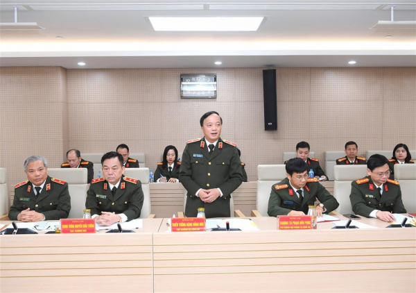 Ministry of Public Security, Ha Noi, Ho Chi Minh City deploying projects for public security officers -0