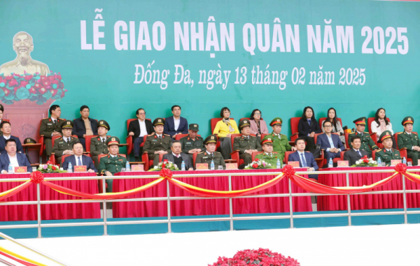 Deputy Minister Le Quoc Hung attends 2025 Military Enlistment Ceremony in Dong Da district -0