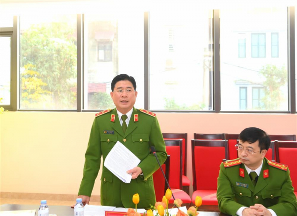  Deputy Minister Le Van Tuyen works with Police Department of Fire and Rescue -0