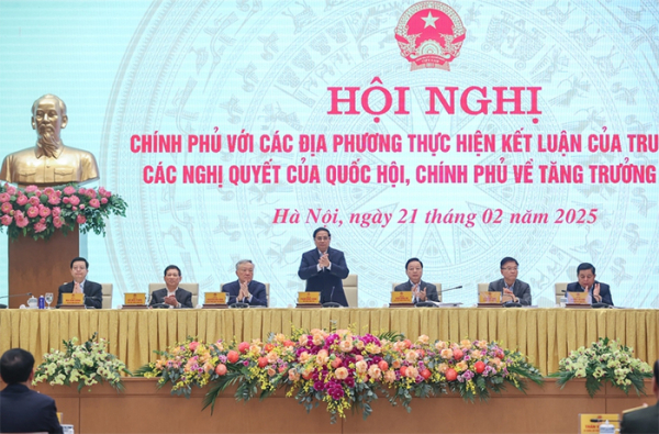 Thủ tướng: Đủ điều kiện, năng lực, quyết tâm đạt mục tiêu tăng trưởng 8% -0