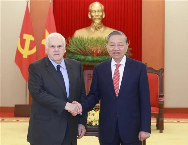 Party chief receives FedEx Founder, Executive Chairman in Hanoi -0