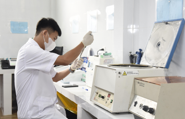 Tận tâm chăn sóc sức khỏe cho CBCS và nhân dân -0
