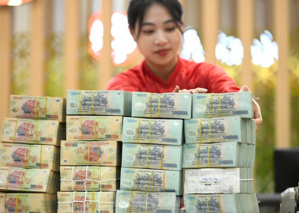 Hàng loạt ngân hàng hạ lãi suất huy động -0