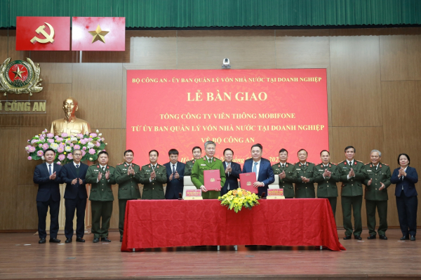 Bàn giao Tổng Công ty Viễn thông MobiFone về Bộ Công an -0