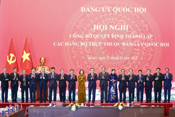 Trao quyết định thành lập 11 Đảng bộ thuộc Đảng ủy Quốc hội -0