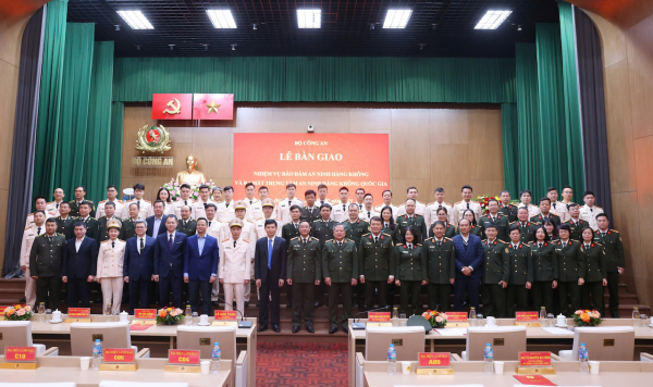 Bộ Công an cam kết triển khai công tác an ninh hàng không chặt chẽ, hiệu quả và an toàn -1