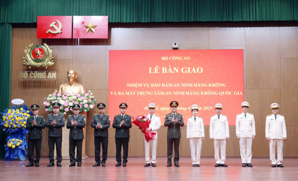 Bộ Công an cam kết triển khai công tác an ninh hàng không chặt chẽ, hiệu quả và an toàn -1