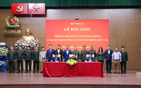 Bộ Công an cam kết triển khai công tác an ninh hàng không chặt chẽ, hiệu quả và an toàn -0