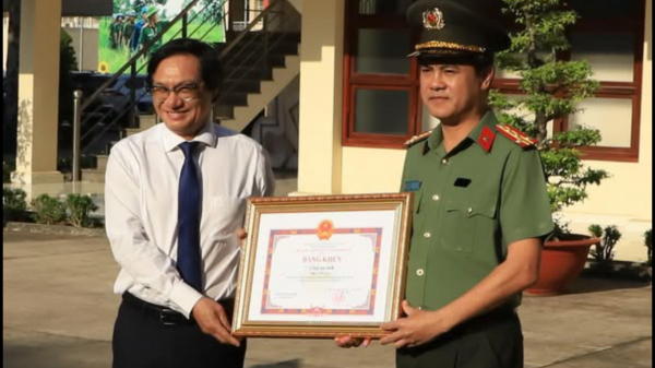 Khen thưởng vụ triệt phá nhóm đối tượng tổ chức rửa tiền xuyên quốc gia -0