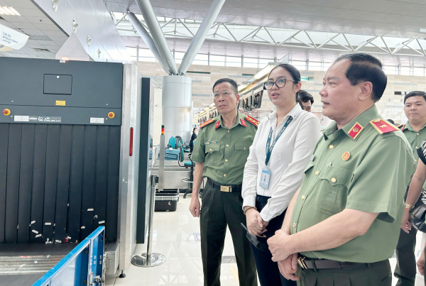 Người dân hài lòng với các nhiệm vụ mới do Công an TP Cần Thơ đảm nhận -0