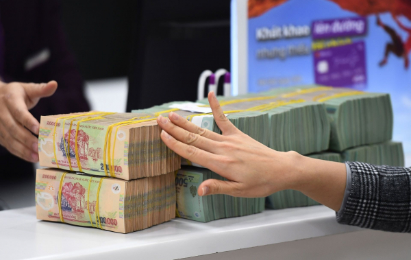10 ngân hàng giảm lãi suất huy động trong vòng 1 tuần -0