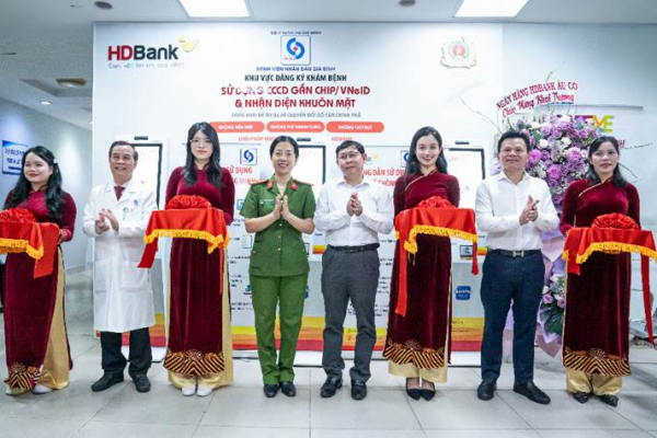 Giảm tải bệnh viện, khám chữa bệnh tiện lợi hơn với Kiosk thông minh HDBank -0