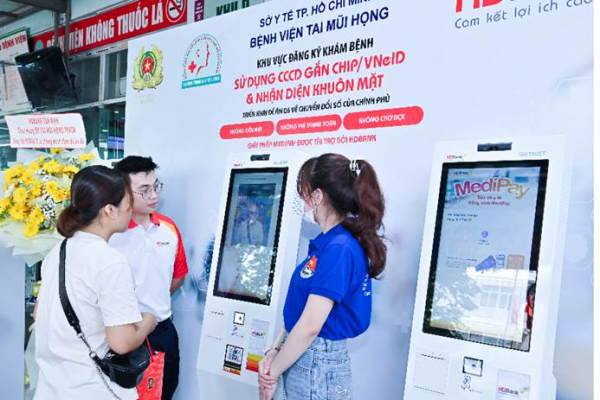 Giảm tải bệnh viện, khám chữa bệnh tiện lợi hơn với Kiosk thông minh HDBank -0