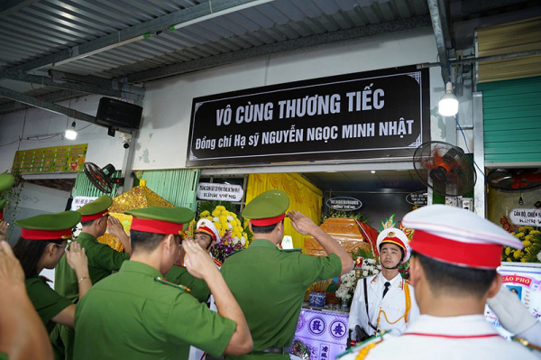 Anh đã ngã xuống vì bình yên cho nhân dân -1