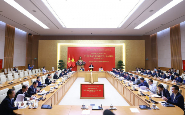 Thủ tướng: Báo cáo kinh tế-xã hội Đại hội XIV của Đảng phải ở tầm chiến lược -0