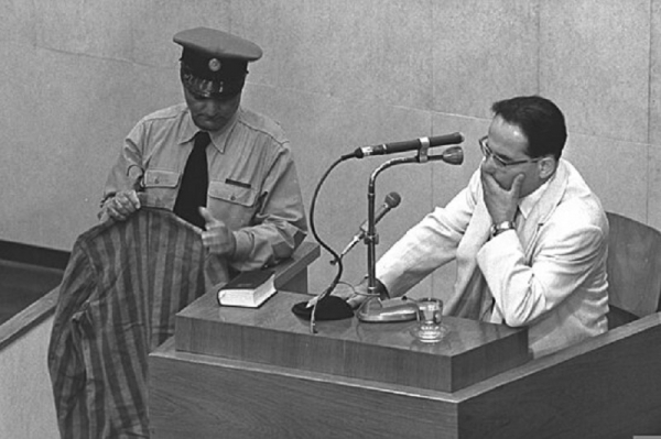 Tên tội phạm Quốc xã Adolf Eichmann muốn học tiếng Do Thái -0