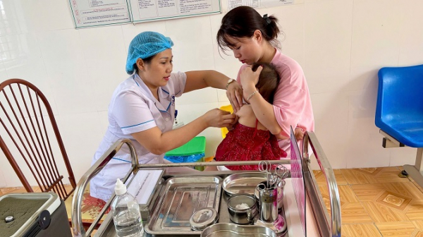 Thủ tướng yêu cầu hoàn thành chiến dịch tiêm vaccine sởi trong tháng 3 -0