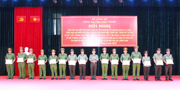 Khen thưởng nhiều tập thể, cá nhân có thành thích tấn công tội phạm  -0