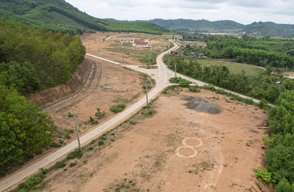 Lãng phí khu tái định canh, định cư hơn 70 tỷ đồng bỏ hoang -0