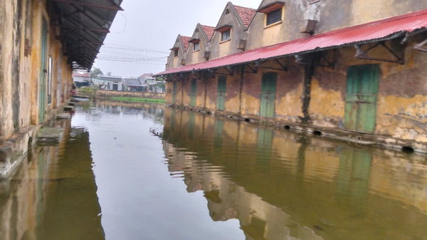 Lạ lùng kho dự trữ nhà nước ngập lâu ngày trong nước -0