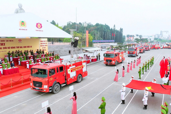 Sôi nổi Hội thi thể thao nghiệp vụ chữa cháy và cứu nạn, cứu hộ - Khu vực III -0