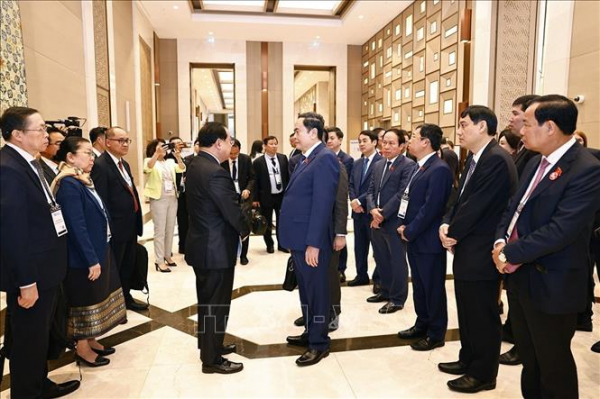Chủ tịch Quốc hội Trần Thanh Mẫn tiếp Chủ nhiệm Ủy ban Đối ngoại Quốc hội Lào -0